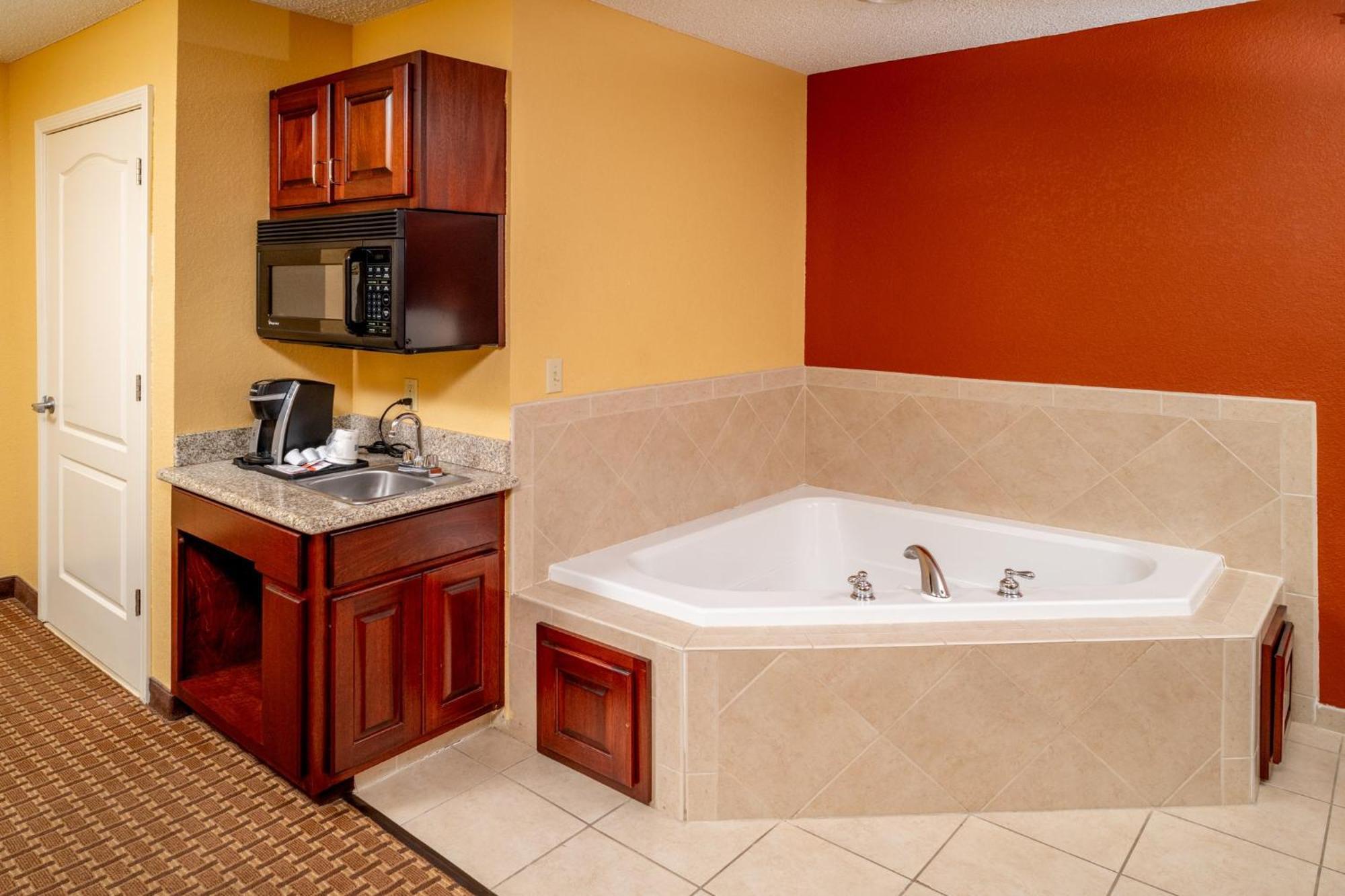 Holiday Inn Express And Suites Hazard By Ihg Exterior foto